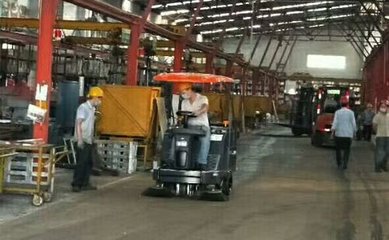 重工業(yè)制造車間的清潔就用科美電動掃地機(jī),鐵屑粉塵全部清理掉